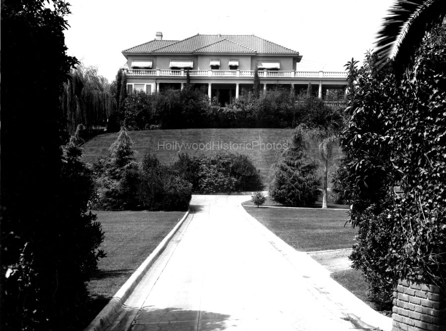 Will Rogers Estate 1921 925 No. Beverly Drive Beverly Hills wm.jpg